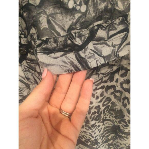 Equipment Femme Silk Button Down Blouse womens S snake Print animal Silver grey - Picture 3 of 15